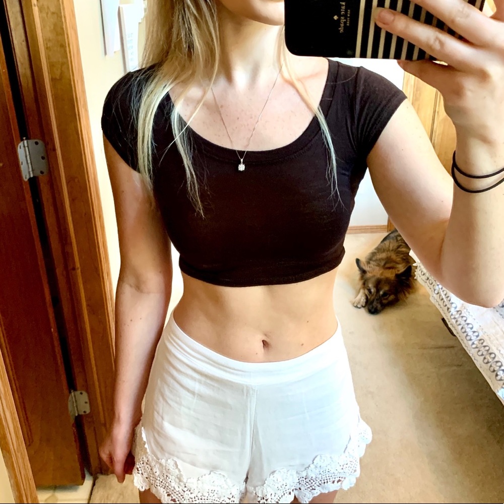 Black Tee Crop